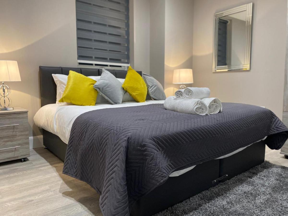 Amazing Central High Street Self Contained Apartments By Syl Уотфорд Екстериор снимка