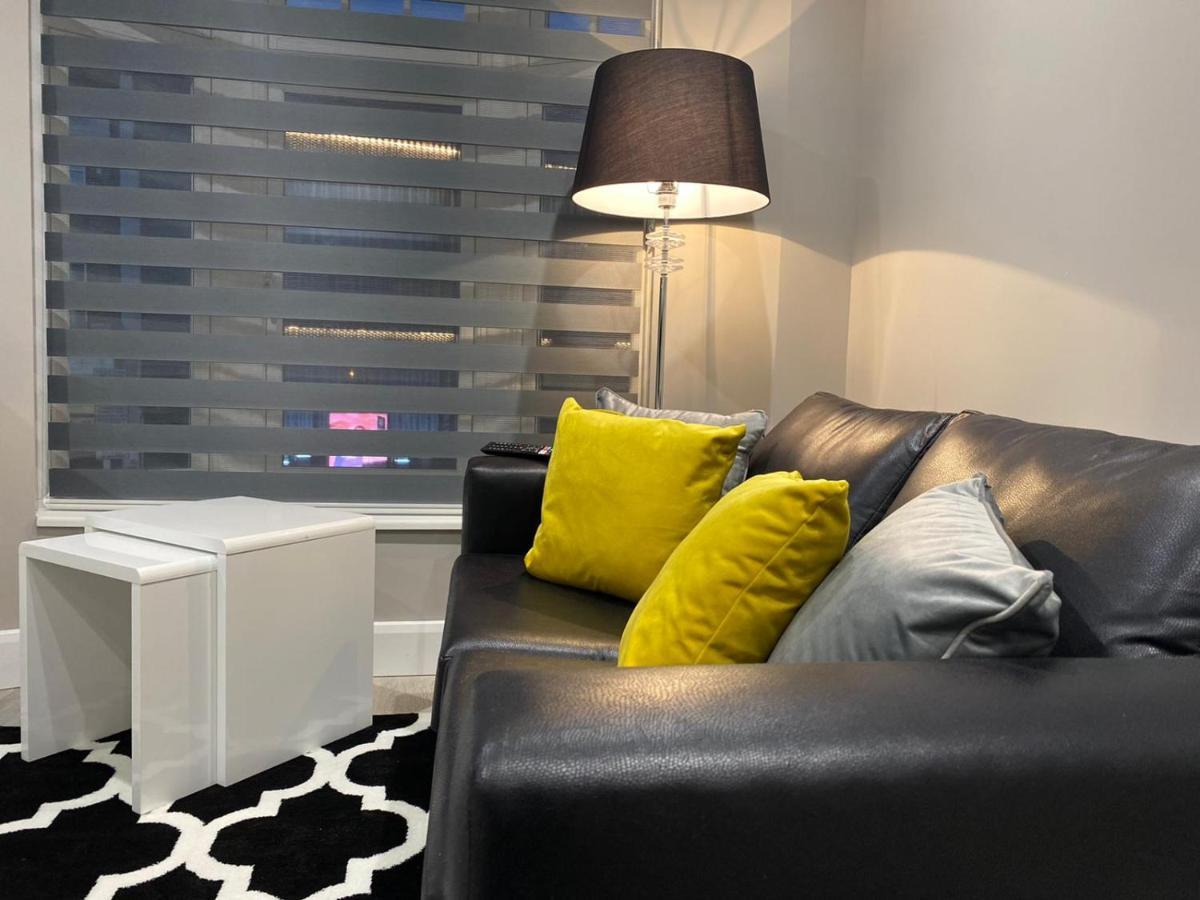 Amazing Central High Street Self Contained Apartments By Syl Уотфорд Екстериор снимка