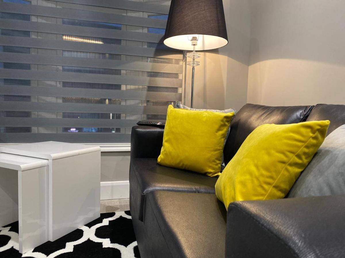 Amazing Central High Street Self Contained Apartments By Syl Уотфорд Екстериор снимка